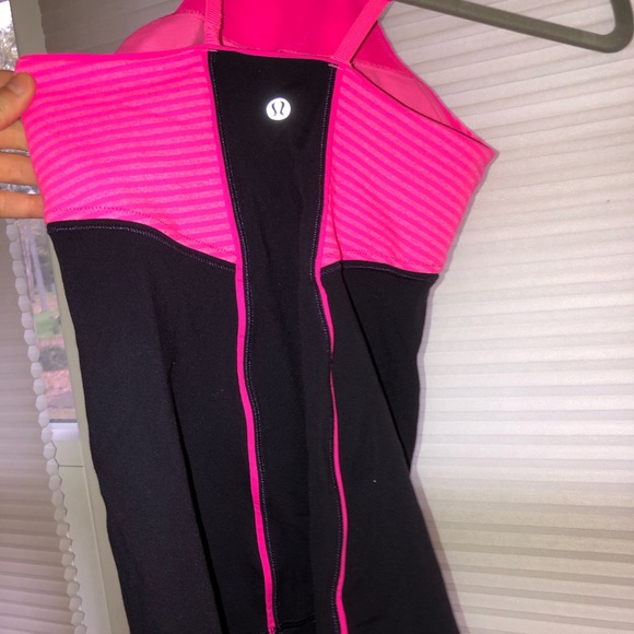 Lulu lemon top - Picture 2 of 2